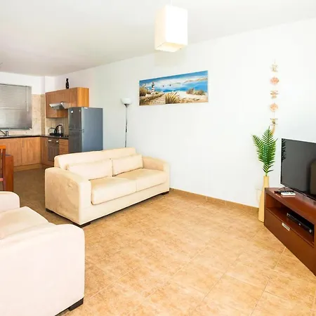 Seabreeze 200m Away From The Sea Paralimni