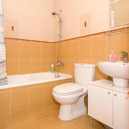 Seabreeze 200m Away From The Sea *