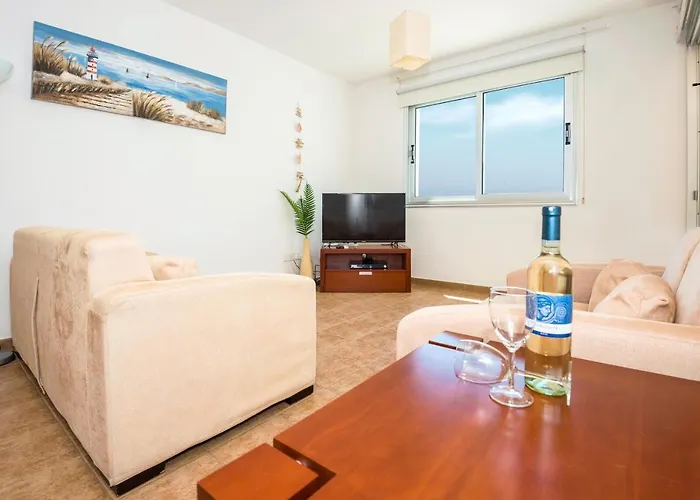 Seabreeze 200m Away From The Sea パラリムニ